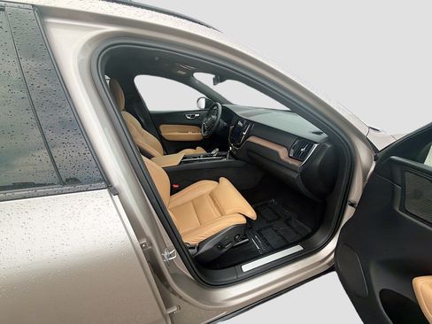 Used 2024 Volvo XC60 B5 Ultimate AWD/4WD image 29