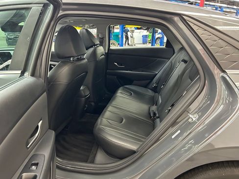 Used 2025 Hyundai Elantra Limited FWD image 19