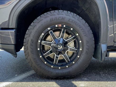 Used 2024 GMC Sierra 1500 Denali AWD/4WD image 9