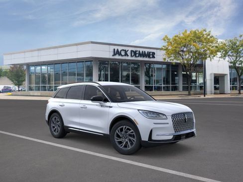 Used 2026 Lincoln Corsair Premiere image 7