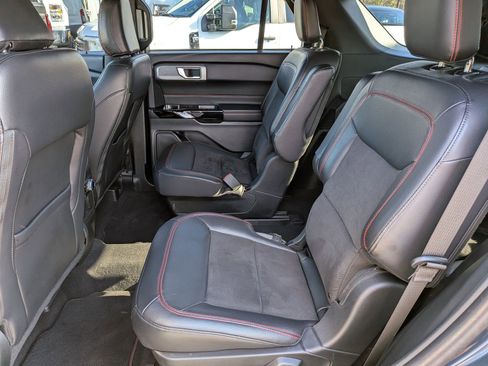 Certified 2023 Ford Explorer ST-Line w/ Class IV Trailer Tow Package image 17