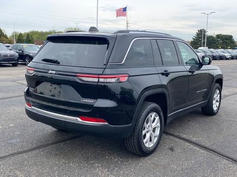 Used 2023 Jeep Grand Cherokee Limited AWD/4WD image 3