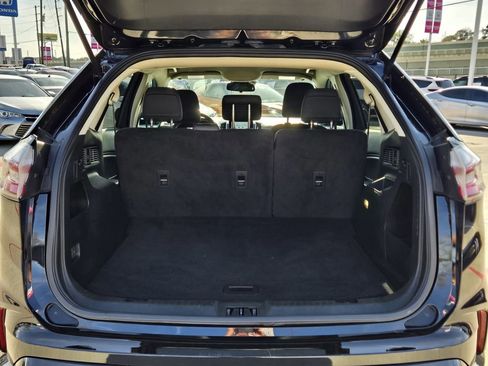 Used 2022 Ford Edge SE w/ Black Appearance Package image 12