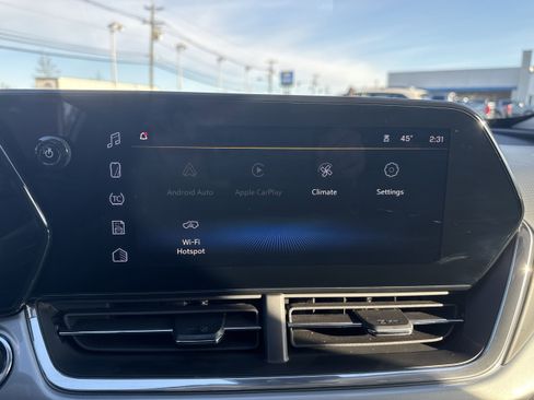 Used 2025 Chevrolet Trax LT image 14