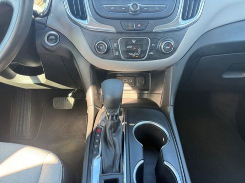 Used 2022 Chevrolet Equinox LS w/ LS Convenience Package AWD/4WD image 15