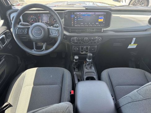 Used 2024 Jeep Wrangler Unlimited Sport AWD/4WD image 2