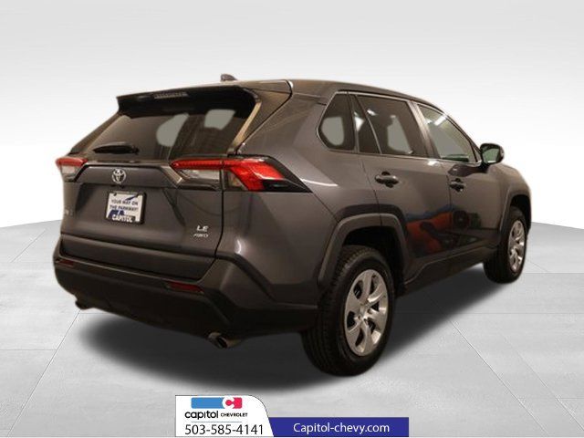Used 2022 Toyota RAV4 LE AWD/4WD image 3