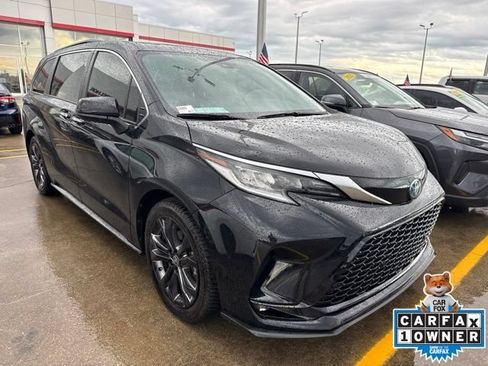 Used 2023 Toyota Sienna XSE w/ XSE Plus Package FWD image 10
