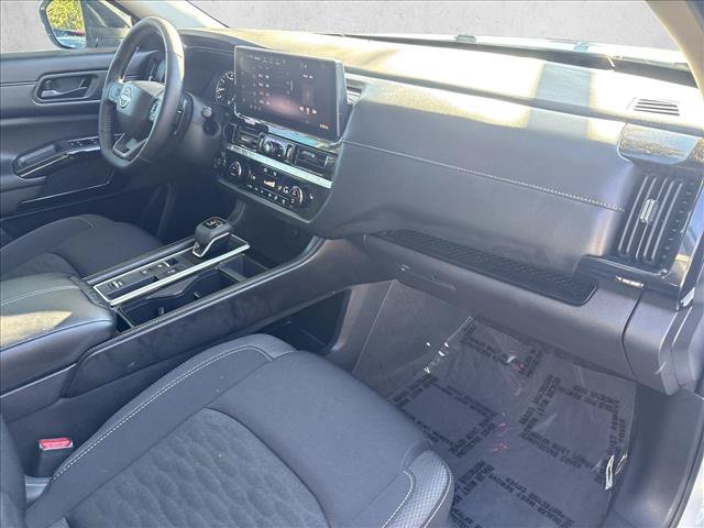 Used 2026 Nissan Pathfinder SV FWD image 27