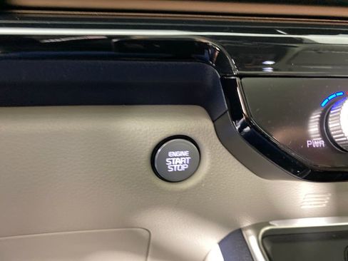 Used 2025 Kia Carnival SX Prestige image 21