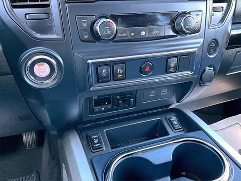 Used 2024 Nissan Titan SV w/ SV Convenience Package image 20