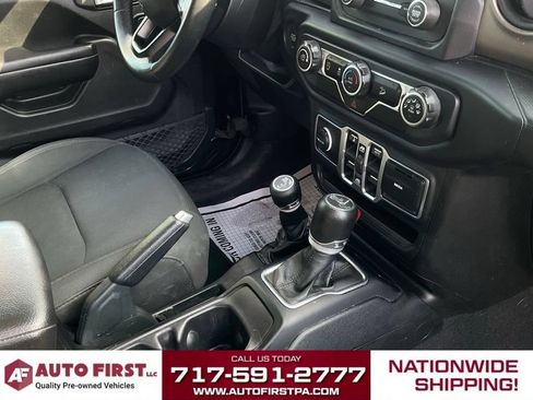 Used 2018 Jeep Wrangler Unlimited Sport S AWD/4WD image 17