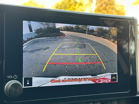 Used 2024 Toyota RAV4 SE image 27