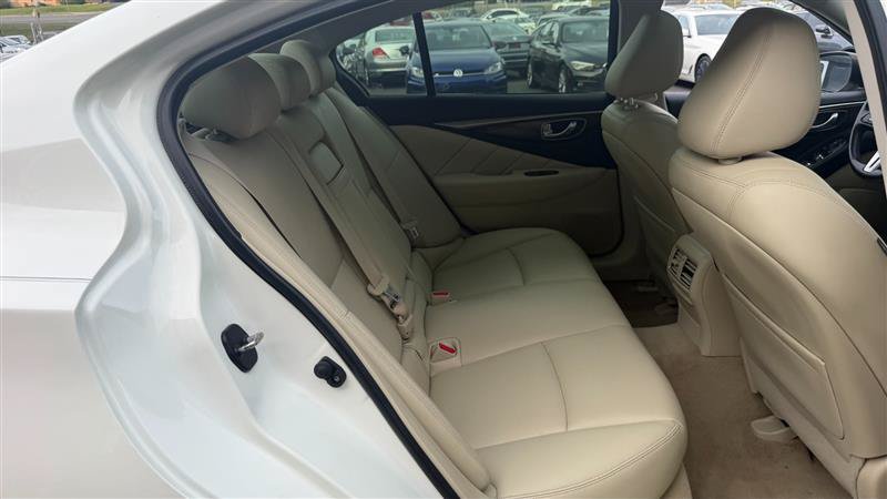 Used 2018 INFINITI Q50 Luxe w/ Essential Package (3.0T Luxe) RWD image 7