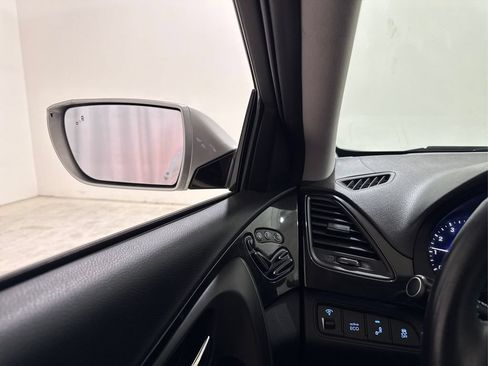 Used 2017 Hyundai Azera Limited FWD image 35
