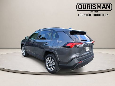 Used 2021 Toyota RAV4 XLE Premium AWD/4WD image 7