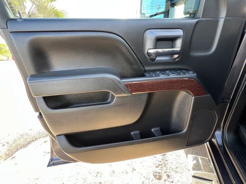 Used 2016 GMC Sierra 2500 SLE w/ SLE Preferred Package AWD/4WD image 14