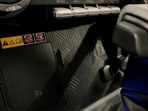 Used 2025 Toyota Tacoma TRD Off-Road w/ TRD Off Road Upgrade Package image 33