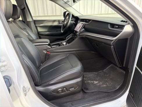 Used 2022 Jeep Grand Cherokee L Limited image 38