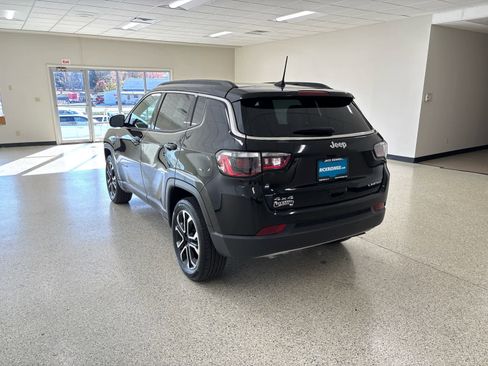 Used 2023 Jeep Compass Limited w/ Sun and Sound Group image 9