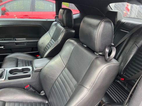 Used 2010 Dodge Challenger R/T image 18