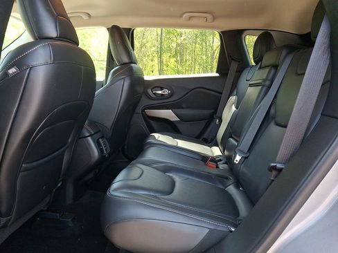 Used 2017 Jeep Cherokee Limited AWD/4WD image 11