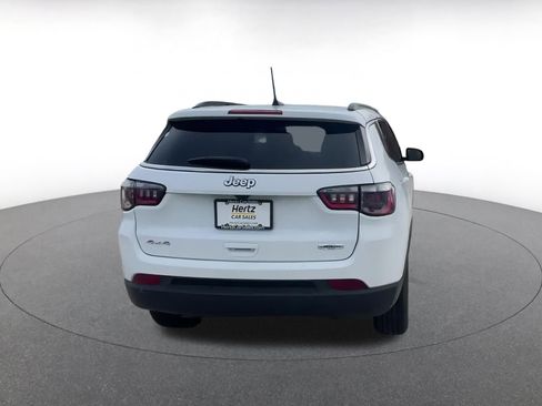 Used 2025 Jeep Compass Latitude image 12