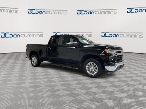 Used 2025 Chevrolet Silverado 1500 LT AWD/4WD image 2