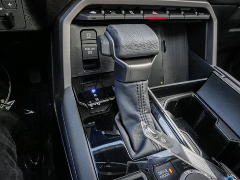 Used 2026 Toyota Tundra Platinum AWD/4WD image 26