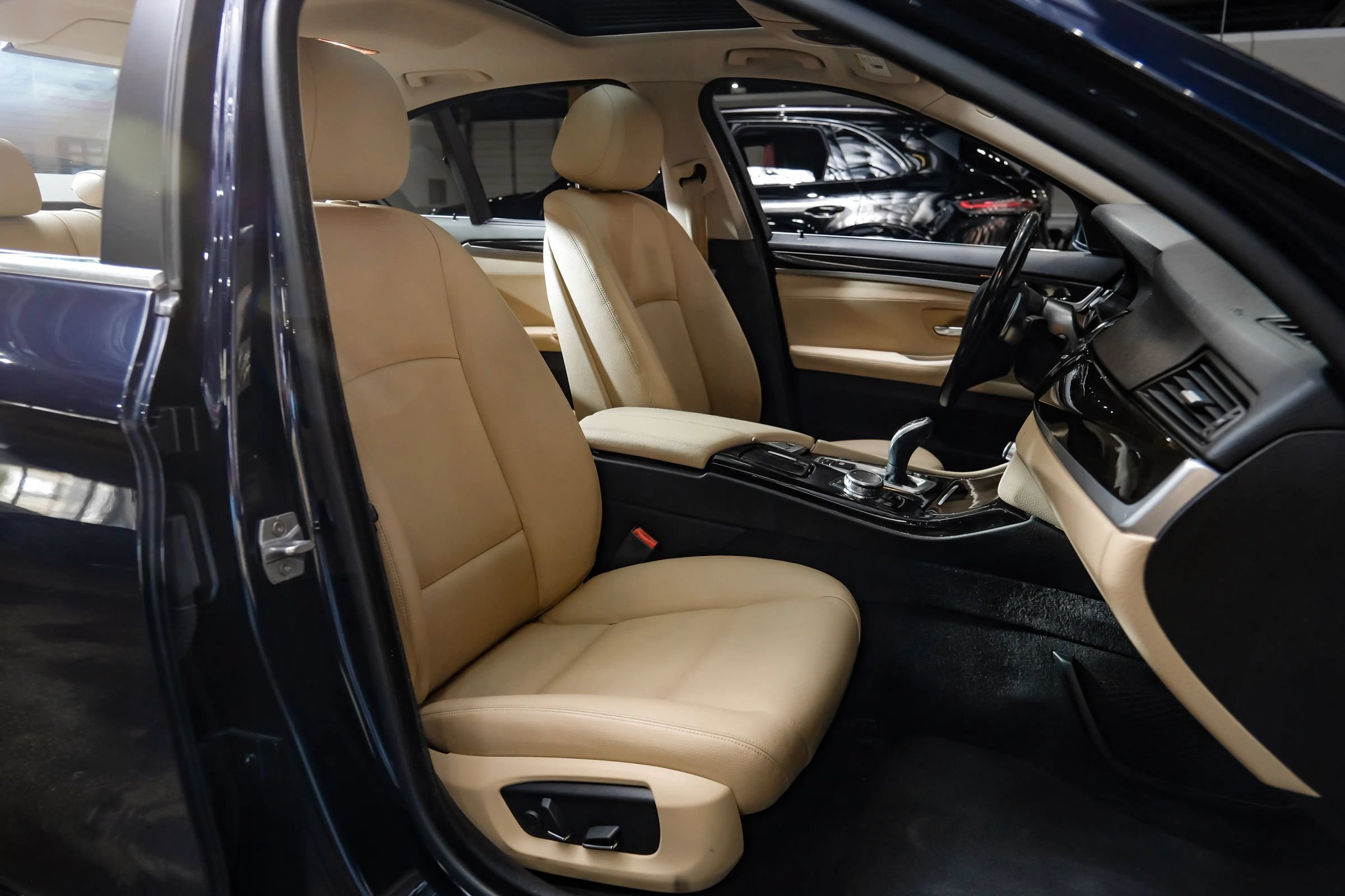 Used 2016 BMW 528i Sedan RWD image 39