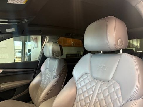 Used 2018 Audi SQ5 Prestige w/ Prestige Package image 7