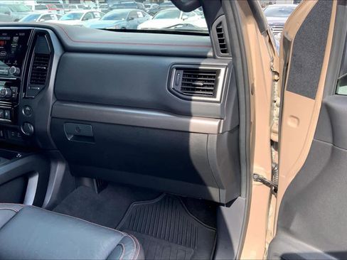 Used 2021 Nissan Titan PRO-4X w/ Pro-4x Convenience Package image 19