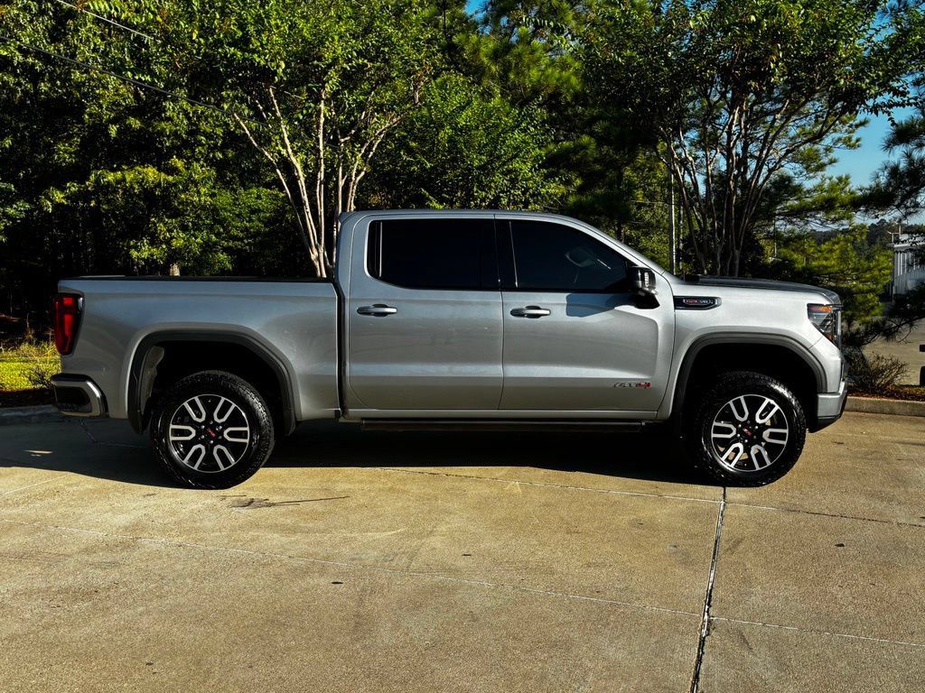 Used 2024 GMC Sierra 1500 AT4 w/ AT4 Preferred Package AWD/4WD image 4