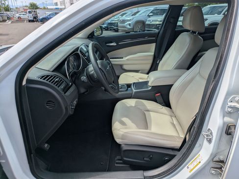 Used 2023 Chrysler 300 Touring L w/ Safetytec Plus Group RWD image 18