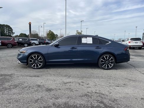 Used 2023 Honda Accord Touring image 4