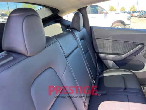Used 2022 Tesla Model Y Long Range AWD/4WD image 20