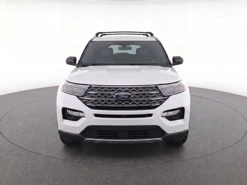 Used 2020 Ford Explorer XLT w/ Equipment Group 202A AWD/4WD image 2