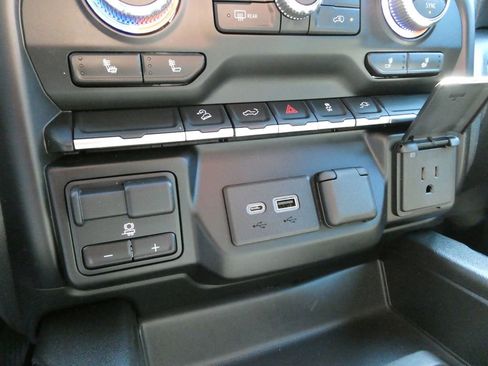 Certified 2022 GMC Sierra 1500 Elevation AWD/4WD image 28