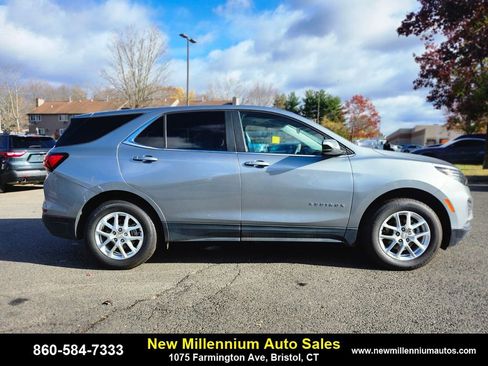 Used 2023 Chevrolet Equinox LT w/ Driver Convenience Package image 6