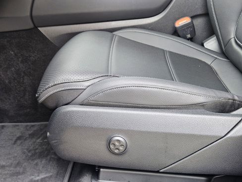 Certified 2026 Mercedes-Benz GLC 300 4MATIC image 23