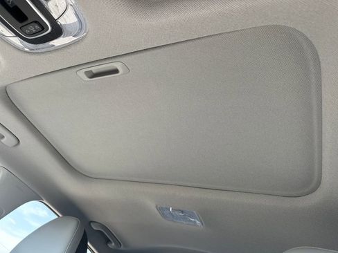 New 2025 Hyundai Elantra Limited image 20