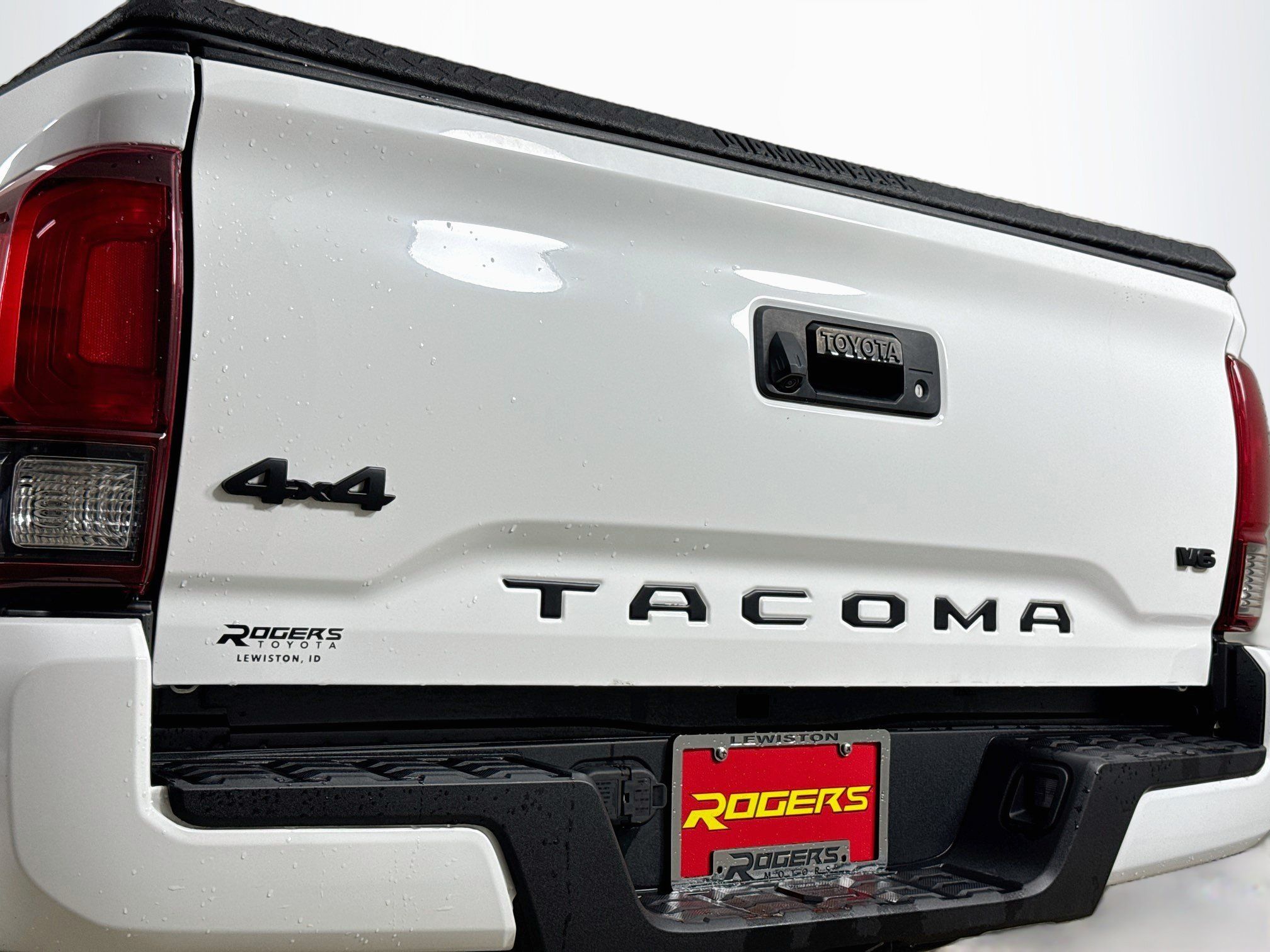Used 2023 Toyota Tacoma SR5 w/ Technology Package AWD/4WD image 26