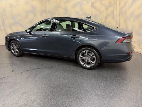 Used 2023 Honda Accord EX image 4