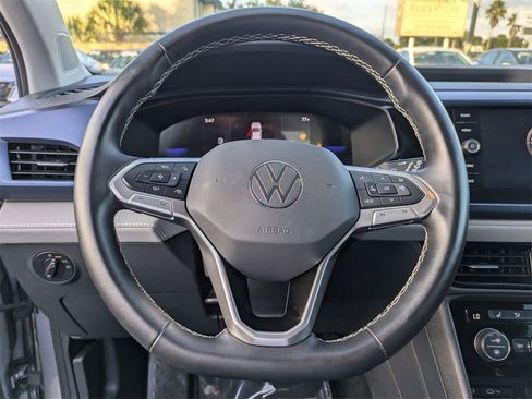 Used 2024 Volkswagen Taos SE image 21