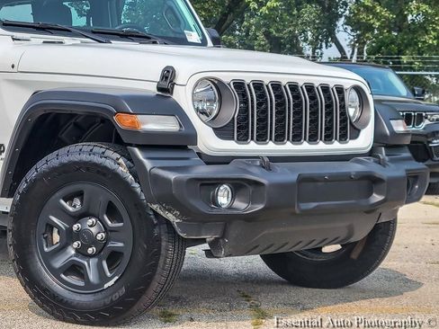 Used 2025 Jeep Wrangler Unlimited Sport AWD/4WD image 4