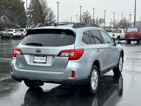Used 2016 Subaru Outback 2.5i Premium image 5