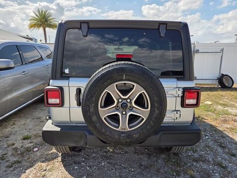 Used 2023 Jeep Wrangler Sport S image 3