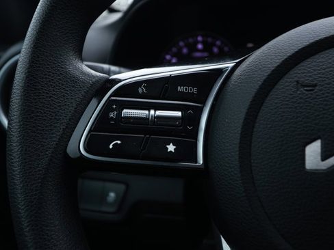 Used 2023 Kia Forte LXS image 13