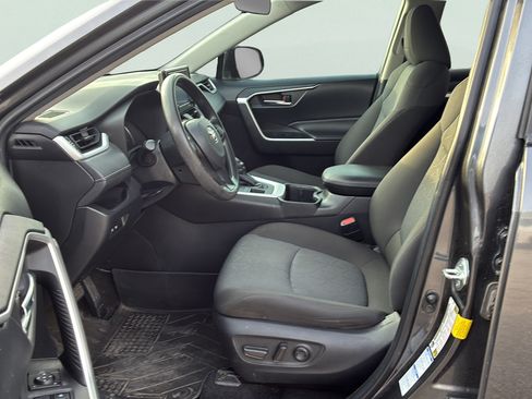 Used 2022 Toyota RAV4 XLE AWD/4WD image 22