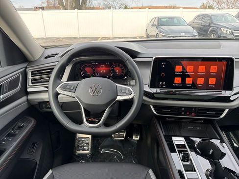 New 2026 Volkswagen Atlas Peak Edition AWD/4WD image 14
